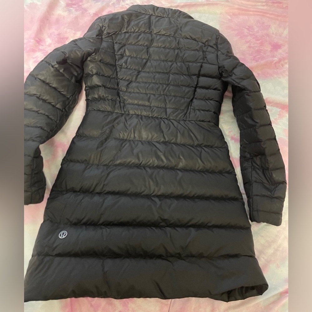Lululemon Brave the cold jacket size 6 gently used